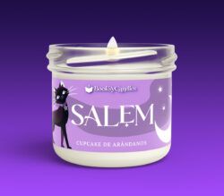 Vela Salem pequeña encendida