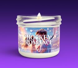 Vela Hockey Romance pequeña encendida